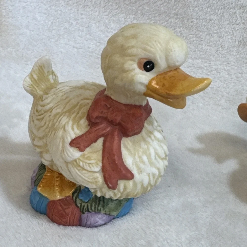 Vintage Duck Figurines Set of 2 Yarn Ball Base‎ Home Decor Shelf Display